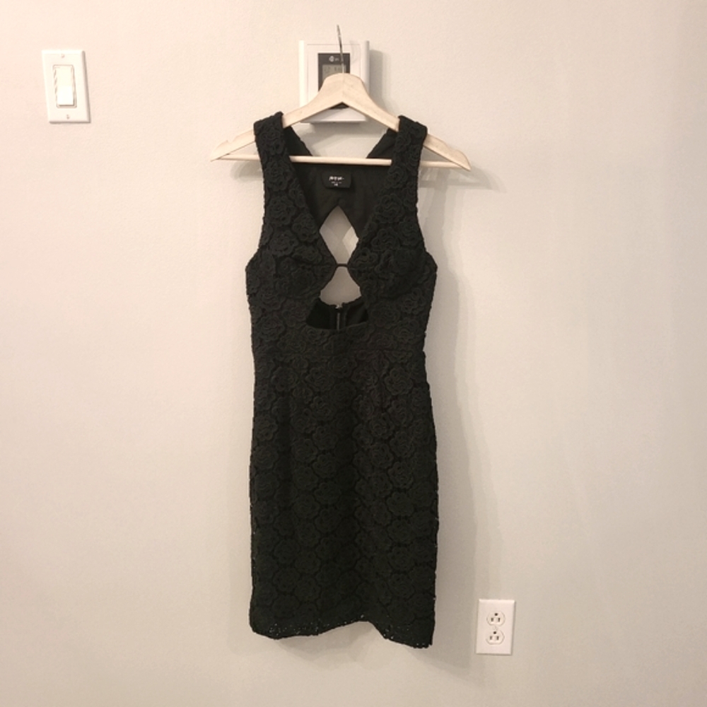 Lace mini cocktail dress